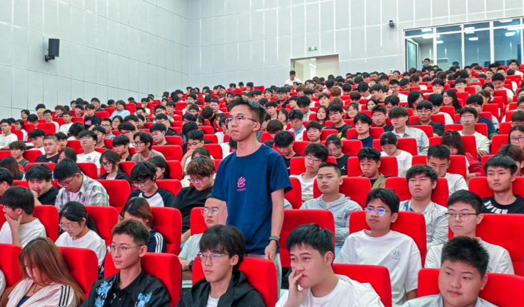 ​【新华网】江苏征途国际pg技术大学全覆盖开展2026级新生入党启蒙教育